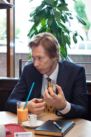Дмитрий Сухов